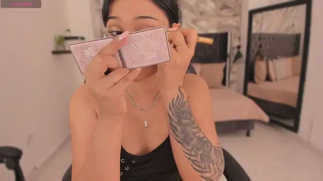 Snapshot of renee_shelby_ chatting on 10, 4, 2026 renee shelby online show from 10, 4, 2026