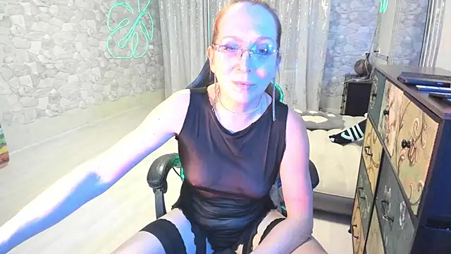 JessicaFamee online show from 18, 11, 2025