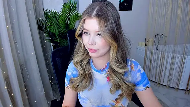 FollowLovee online show from 2, 2, 2025