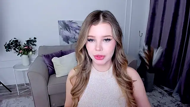 FollowLovee online show from 4, 10, 2025