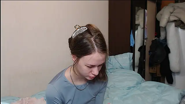 leila bambi  online show from 16, 2, 2025