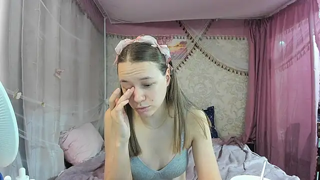 leila bambi  online show from 2, 4, 2026