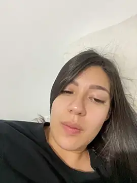 Latina vanessa online show from 30, 10, 2025