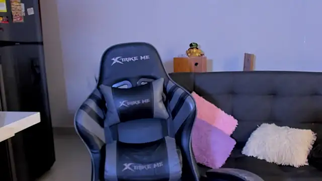 Amypond   online show from 7, 4, 2026