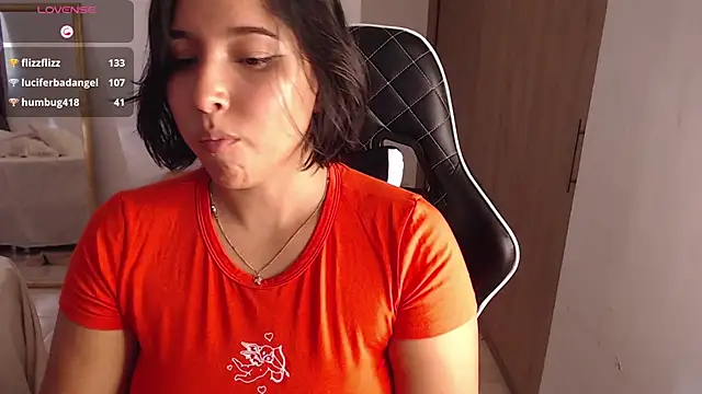 Snapshot of Zetrionn chatting on 10, 12, 2024 Zetrionn online show from 10, 12, 2024