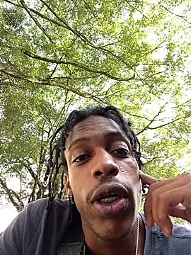 Snapshot of Larry-n-clouds chatting on 17, 12, 2025 Larry-n-clouds online show from 17, 12, 2025