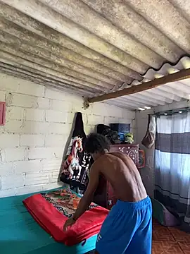 Snapshot of Larry-n-clouds chatting on 1, 4, 2026 Larry-n-clouds online show from 1, 4, 2026