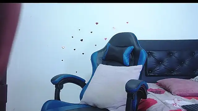 Snapshot of Georgina_Copper chatting on 9, 4, 2026 Georgina Copper online show from 9, 4, 2026