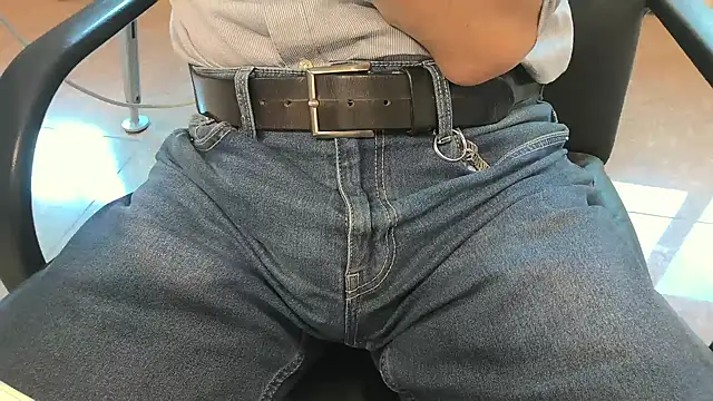 alessandroman2114 online show from 16, 4, 2026