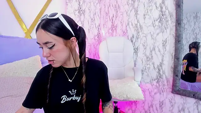 Athziry  online show from 28, 12, 2024