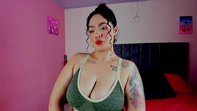 Snapshot of KayllaEvanss_ chatting on 14, 12, 2024 KayllaEvanss  online show from 14, 12, 2024