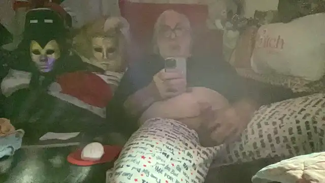 Snapshot of EroticVenetian chatting on 4, 12, 2025 EroticVenetian online show from 4, 12, 2025