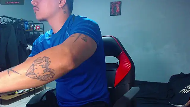 Snapshot of paulo_allen chatting on 19, 2, 2025 paulo allen online show from 19, 2, 2025