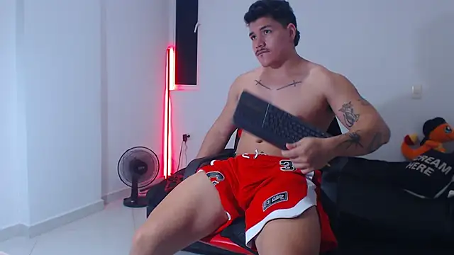 Snapshot of paulo_allen chatting on 31, 10, 2025 paulo allen online show from 31, 10, 2025