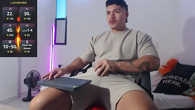 Snapshot of paulo_allen chatting on 3, 12, 2025 paulo allen online show from 3, 12, 2025