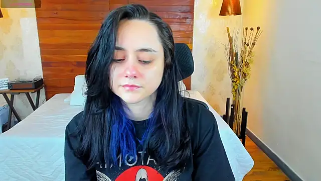 KatherineBond online show from 24, 1, 2025