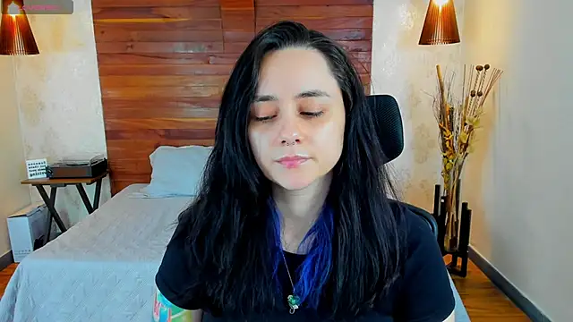 KatherineBond online show from 30, 1, 2025