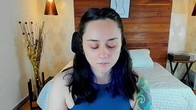 KatherineBond online show from 22, 2, 2025