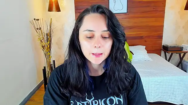 KatherineBond online show from 4, 3, 2025