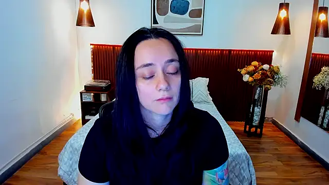 Snapshot of KatherineBond chatting on 28, 3, 2026 KatherineBond online show from 28, 3, 2026