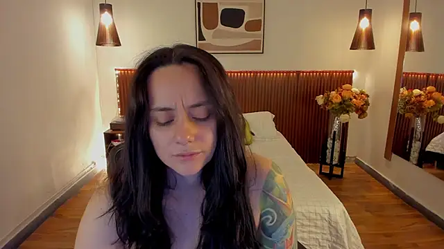 Snapshot of KatherineBond chatting on 30, 5, 2026 KatherineBond online show from 30, 5, 2026