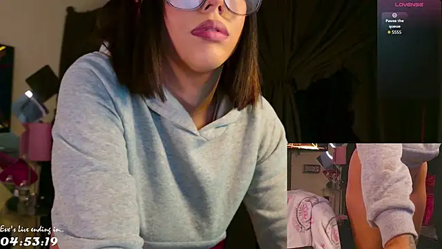 Snapshot of Aubreyessex chatting on 11, 3, 2026 Aubreyessex online show from 11, 3, 2026