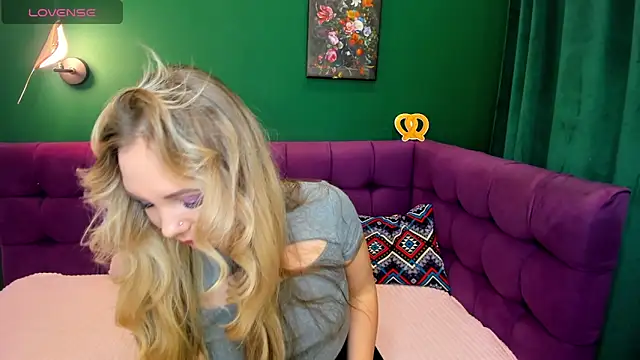 EvaMoran online show from 3, 10, 2025