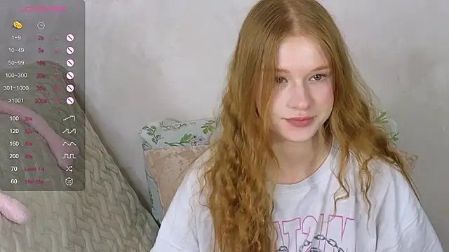 Snapshot of TrissMerigold9 chatting on 11, 2, 2025 TrissMerigold9 online show from 11, 2, 2025