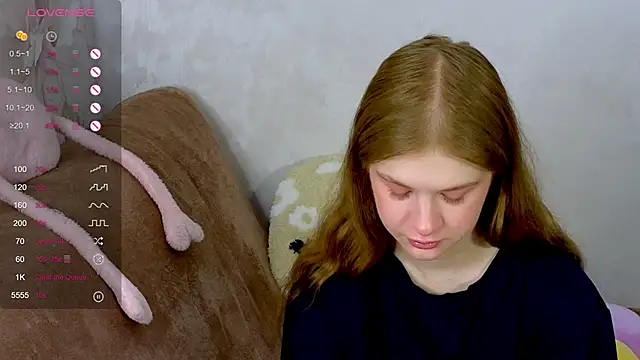 Snapshot of TrissMerigold9 chatting on 11, 10, 2025 TrissMerigold9 online show from 11, 10, 2025