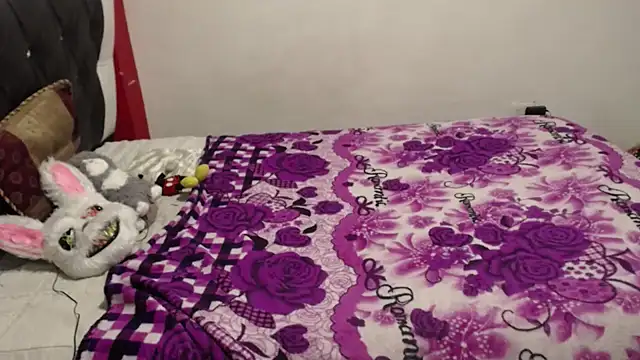 Katty Bones online show from 11, 11, 2025