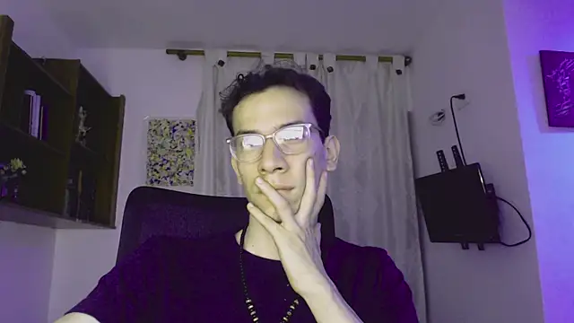 Snapshot of stikmanman chatting on 17, 11, 2025 stikmanman online show from 17, 11, 2025