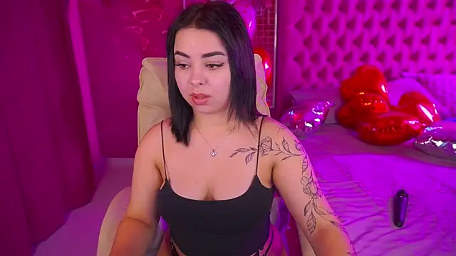 Snapshot of SusieWood chatting on 10, 2, 2026 SusieWood online show from 10, 2, 2026