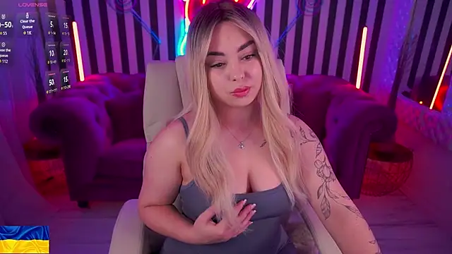 Snapshot of SusieWood chatting on 22, 4, 2026 SusieWood online show from 22, 4, 2026