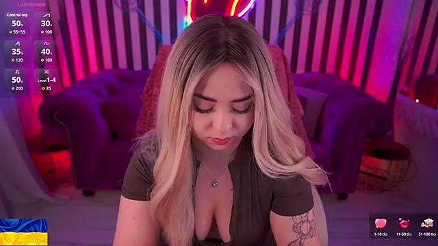 Snapshot of SusieWood chatting on 24, 4, 2026 SusieWood online show from 24, 4, 2026