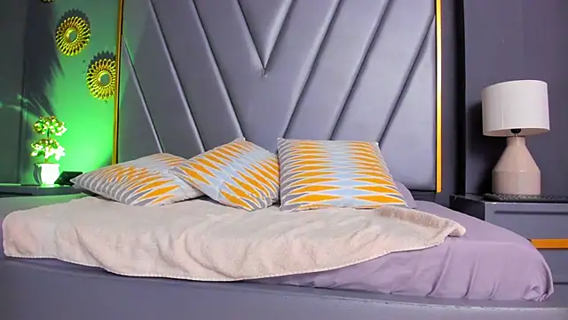 BrendaAdams  online show from 8, 10, 2025