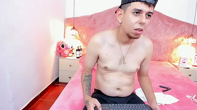 Derek and Skarlet online show from 5, 2, 2026