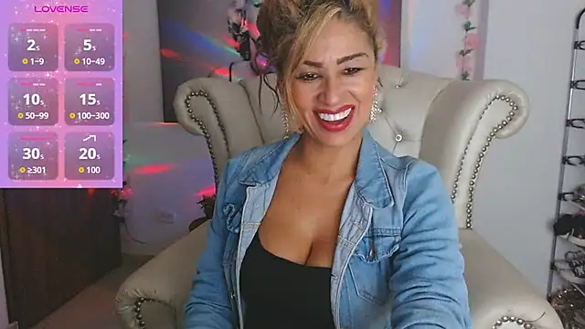 Snapshot of Isabelhot1 chatting on 28, 10, 2025 Isabelhot1 online show from 28, 10, 2025