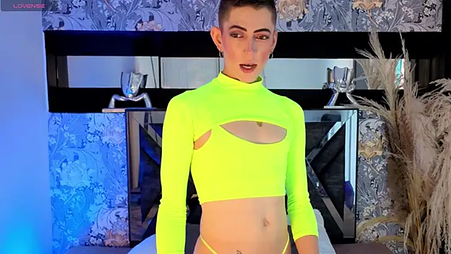 Snapshot of dominic_thailor chatting on 27, 5, 2026 dominic thailor online show from 27, 5, 2026