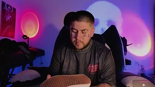 Snapshot of Ash_gusbig chatting on 18, 1, 2026 Ash gusbig online show from 18, 1, 2026