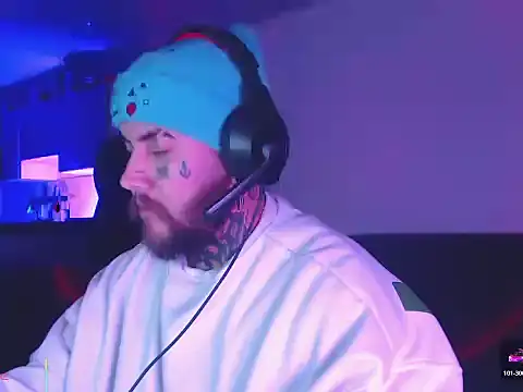 Snapshot of Ash_gusbig chatting on 3, 3, 2026 Ash gusbig online show from 3, 3, 2026