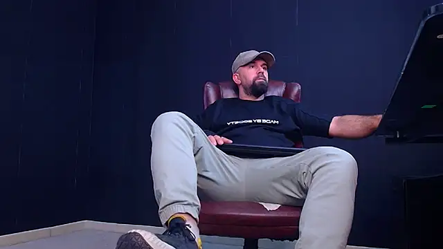 Snapshot of JackEthann chatting on 3, 10, 2025 JackEthann online show from 3, 10, 2025