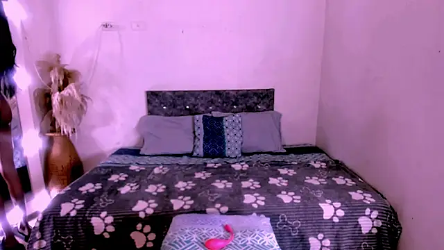 carolinemiller7 online show from 4, 4, 2026