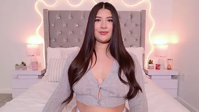 JuliaSUMMERS2022 online show from 16, 4, 2026