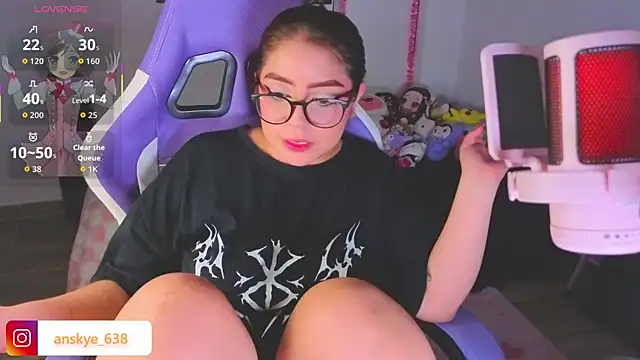 Snapshot of AnngelaSkye chatting on 10, 4, 2026 AnngelaSkye online show from 10, 4, 2026