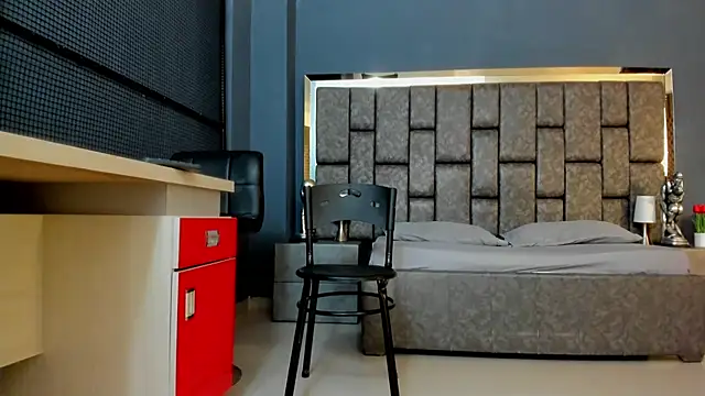 Matureyulyet online show from 4, 11, 2025