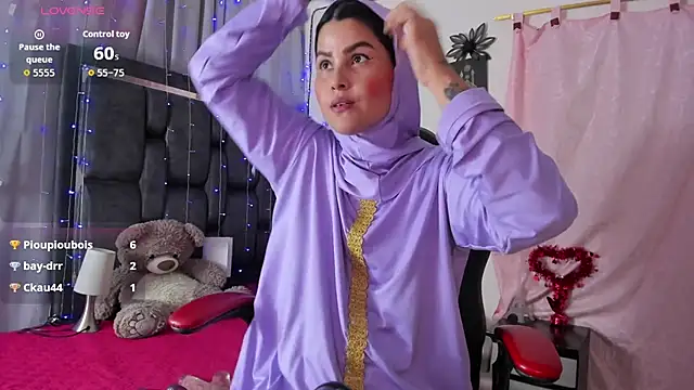 AishaAmin  online show from 13, 9, 2025