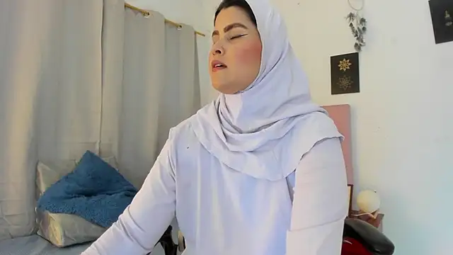 Snapshot of AishaAmin_ chatting on 13, 6, 2026 AishaAmin online show from 13, 6, 2026