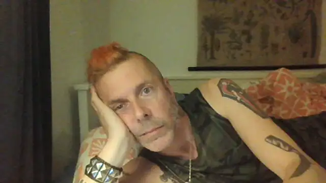 Snapshot of SHARPSkinhead chatting on 22, 5, 2026 SHARPSkinhead online show from 22, 5, 2026