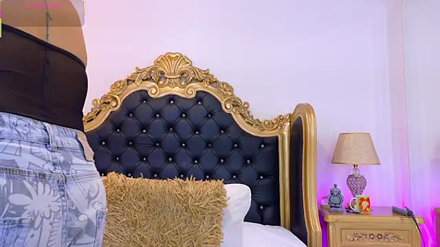 AdelinaVans online show from 15, 4, 2026