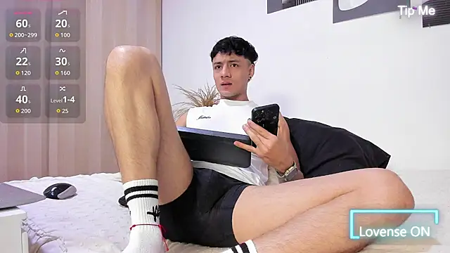 Snapshot of Sebastian-Dash chatting on 28, 11, 2025 Sebastian-Dash online show from 28, 11, 2025